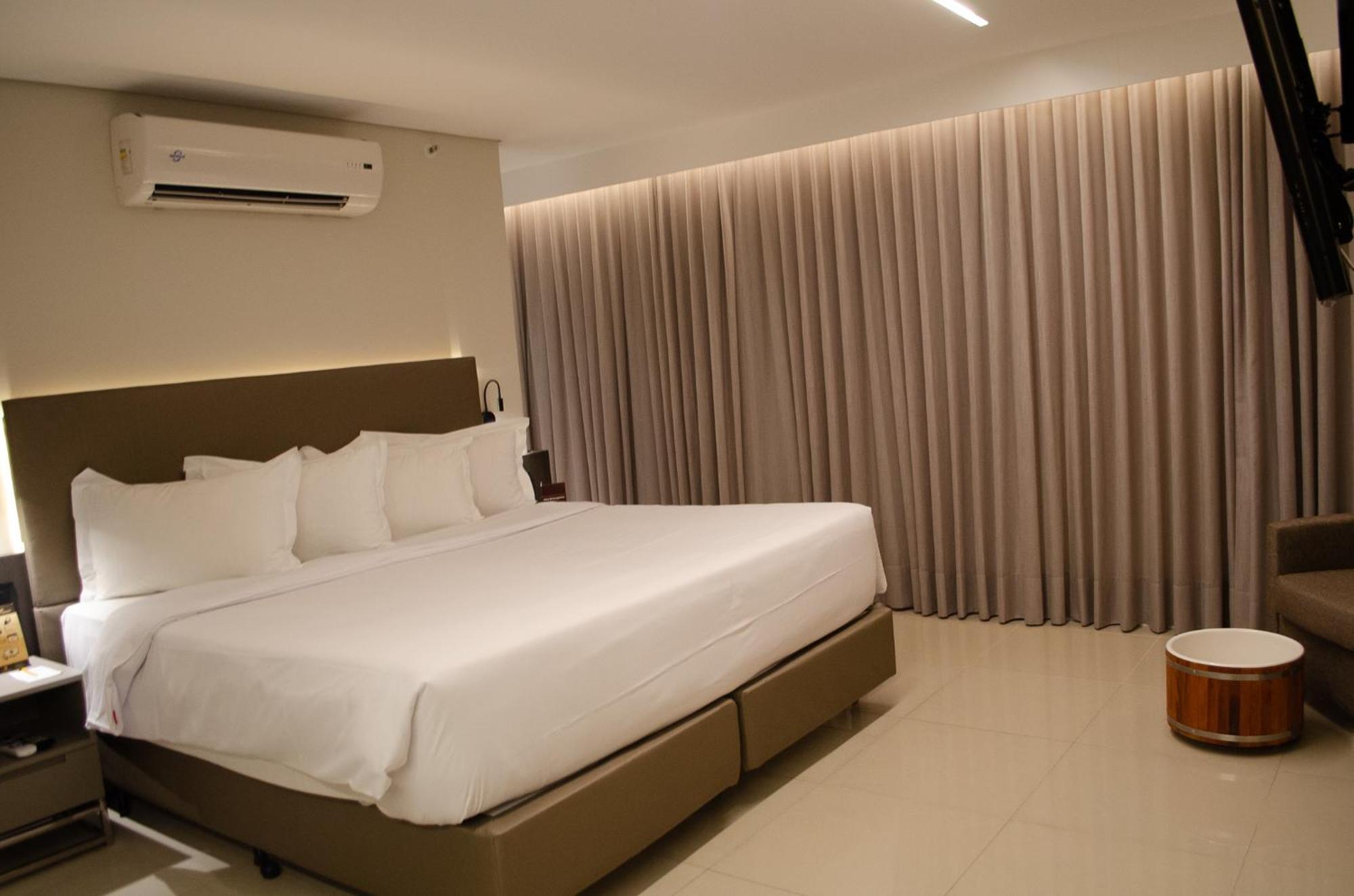 Royal Boutique Savassi Hotel Belo Horizonte Bagian luar foto A bedroom at the hotel